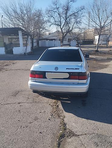 Volkswagen: Volkswagen Vento: 1997 г., 1.8 л, Механика, Газ, Седан — 3