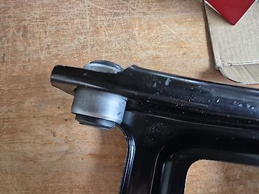 Auto delovi: Rame viljuska Reno Twingo 1 sa kuglom i gumeno‑metalnim čaurama - — 5