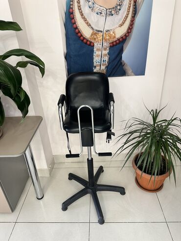 кресло для парикмахера: Парикмахер
