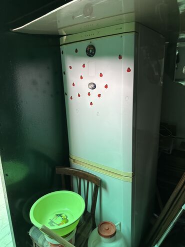 Другая бытовая техника: Продаю Холодильник Состояние нормальное Верх не морозит низ морозит