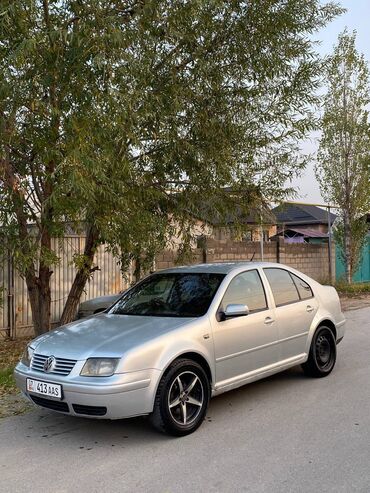 Volkswagen: Volkswagen Bora: 2002 г., 2 л, Автомат, Бензин, Седан