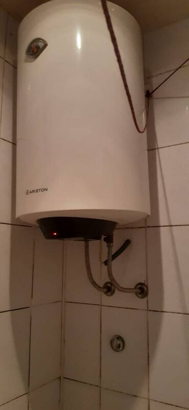 Uzunmüddətli kirayə mənzillər: Əcəmi metrosunun yanında, orta təmirli iki otaq, razdel, 5 mərtəbənin — 11