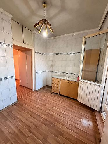 106: 2 комнаты, 54 м², 9 мкр 106 серия, 9 этаж, Старый ремонт — 4