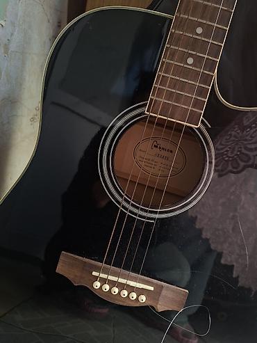 elektron gitara per page 40: Akustik gitar. 4/4. Sadəcə 1 simi qırıqdı, başqa heçbir problemi — 2