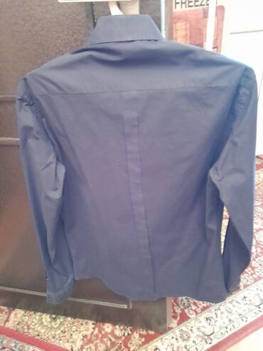 Köynəklər: Мужские рубашки,б/у. Размеpы указаны на фото ( S,L,M,XL). Есть еще — 15