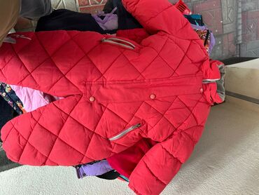 Верхняя одежда: Детские верхние одежды для девочек Б/У очень хорошем состоянии всё по — 10