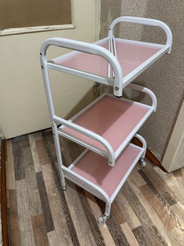 ортопедический стул: Помощница 3500 сом новый состояние 10/10 Стул со спинкой