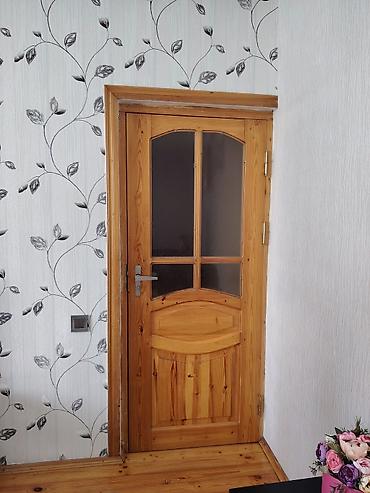 şam balı: Taxta interyer qapısı - Material: təbii ağac (şam teksturası). - — 1