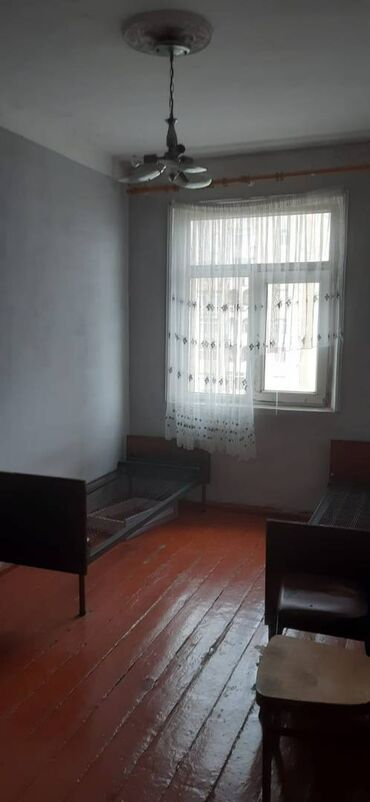 Uzunmüddətli kirayə mənzillər: Əcəmi metrosunun yanında, orta təmirli iki otaq, razdel, 5 mərtəbənin — 12