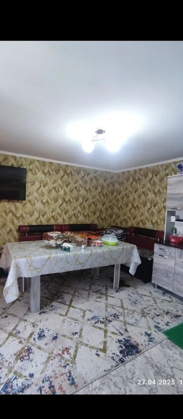 дом хай тек в реальной жизни: 55 кв. м, 3 бөлмө, Унаа токтотуучу жай, Сарай, Забор, тосулган