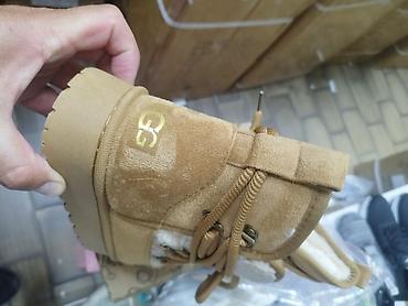 Ugg obuća: 2800 din. 26-36. L — 9