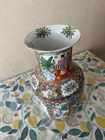 Bir vaza, Farfor lalafo.az -da Bir vaza, Farfor