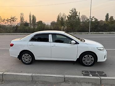 Toyota: Toyota Corolla: 2010 г., 1.6 л, Механика, Бензин, Седан — 3