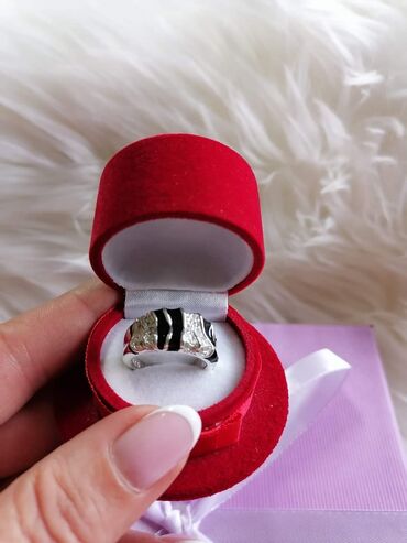 Prstenje: Cena 1200din — 24