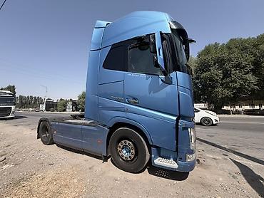 toyota cube: Тягач, Volvo, 2020 г., Тентованный — 2