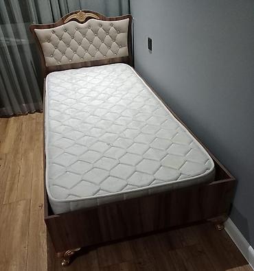 Endirim edildi‼️Divan. Açılır, bazalıdır. Satılır 200 azn. Ünvan