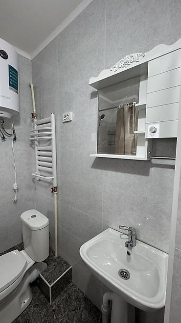 Аренда помещений свободного назначения: Сдается квартира: Планировка и характеристики: - Прихожка. - — 5