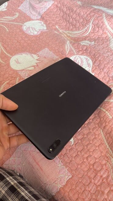чехол планшет 8: Salam Huaweipad 11 satılır ekranı dəyişməy lazımdı təcili satılır