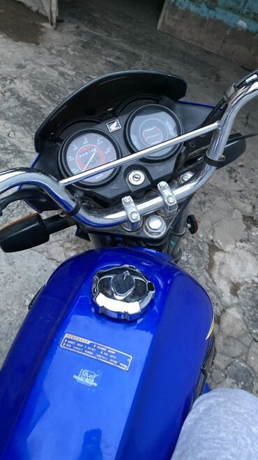 купить мотоцикл бу: Классический мотоцикл Honda, 150 куб. см, Бензин, Б/у