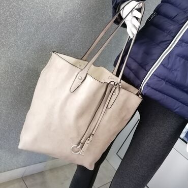 Handbags: Tašna kao nova Uvoz Francuska Unutra ima tašnu novčanik šarene boje