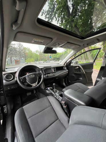 Toyota: Toyota RAV4: 2018 г., 2.5 л, Автомат, Бензин — 7