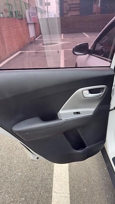 Kia: Kia Niro: 2019 г., Гибрид, Кроссовер — 14