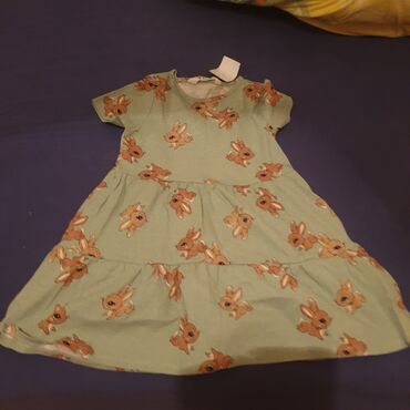 Haljine: Haljine vekicine 122 minni je 116 i njena cena je 500 din — 1