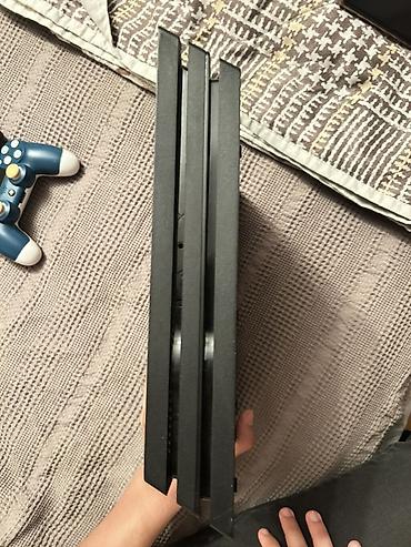 a way out ps5 disc: PlayStation 4 Pro 1tb (PS4 Pro) oyun konsolu komplekti Paketə — 3