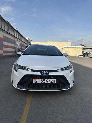 купить витц: Toyota Corolla: 2022 г., 1.8 л, Вариатор, Гибрид, Седан — 2