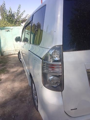 вокси ноах: Toyota Noah: 2010 г., Минивэн — 3