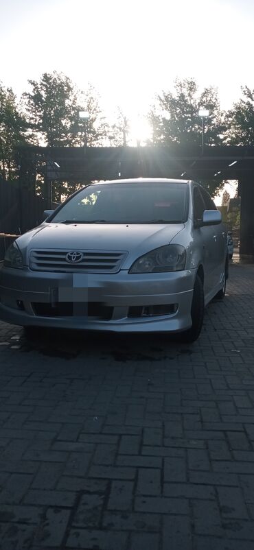 Toyota: Toyota Ipsum: 2003 г., 2.4 л, Автомат, Газ, Минивэн