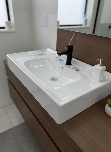 раковина с тумбочкой: Раковина для ванной, Квадратная форма, Материал: Керамика