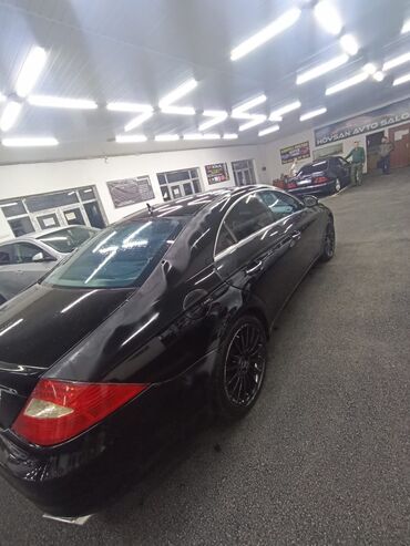 Mercedes-Benz: Mercedes-Benz CLS-Class: 3.5 l | 2006 il Sedan — 6