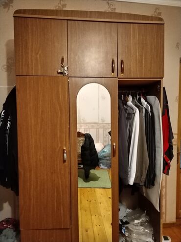 şifonyer ikinci el: İşlənmiş, Açılan, 3 qapılı Düz dolab, Şifonyer, Türkiyə