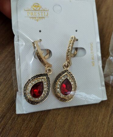 Sırğalar: Mağaza bağlanıb əldə qalan bujuteriyalar ucuz qiymətə satılır -da lalafo.az — 13 Sırğalar: Mağaza bağlanıb əldə qalan bujuteriyalar ucuz qiymətə satılır — 13