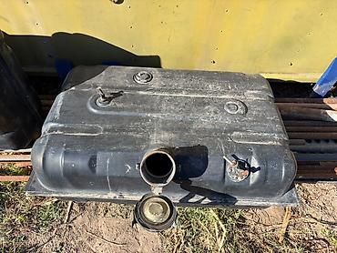 Топливные бак для ЗИЛа 2 шт в наличии цена за 2 at lalafo.kg Топливные бак для ЗИЛа 2 шт в наличии цена за 2