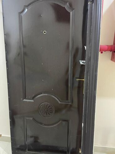 Отделочные материалы: Для квартиры Б/у Входная дверь С глазком, Без гарантии, Самовывоз