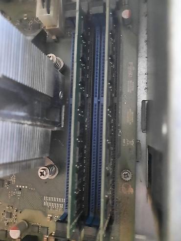 Desktop računari i radne stanice: Fujitsu Esprimo SFF (Small Form Factor) desktop računar - Kompaktno — 2