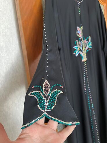 Вечерние платья: Продаю шикарное новое платье, привезено из Турции. Украшение и ажур — 21
