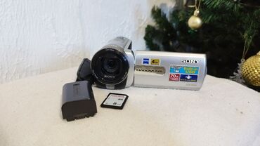 Продам хорошую видео камеру Sony zoom 200x с сенсорным экраном также