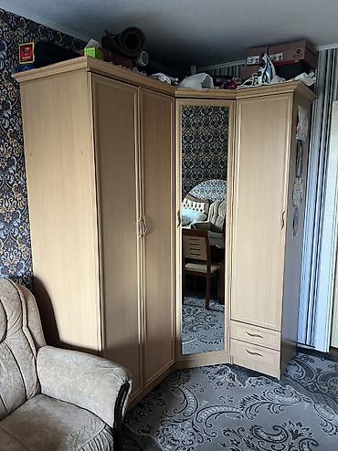 модульный переносной: Угловой шкаф-купе с зеркальной центральной дверью, цвет светлый — 3