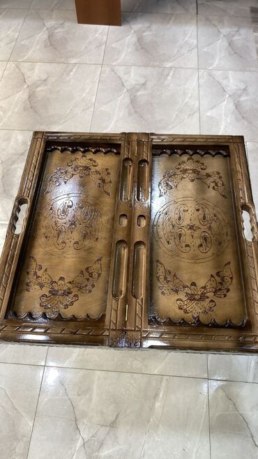 Nərdlər: Məhsul: Naxışlı taxta nərd–şahmat lövhəsi Təsvir: - İkiüstlü oyun — 12