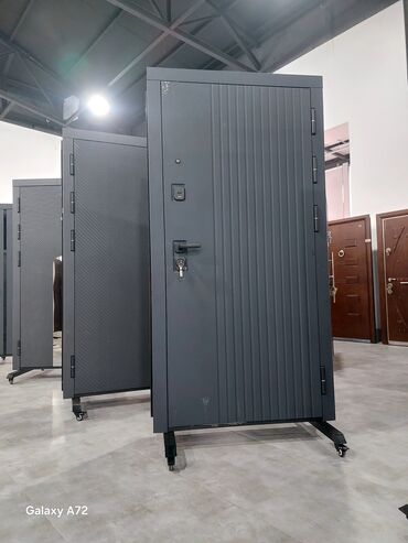 Giriş qapıları: Dəmir giriş qapıları – müasir dizayn və gücləndirilmiş təhlükəsizlik — 40