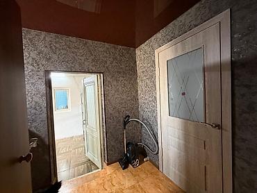 Продажа коттеджей и домов: Продаем дом в центре Маевки дом 80 КВ. м. 4 комнаты кухня, сан — 14