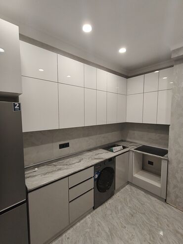 Ev üçün mebel: Sifarişlə mətbəx dəsti, Özü çəkən petlələr, Parlaq laminat, Kredit yoxdur, Pulsuz çatdırılma