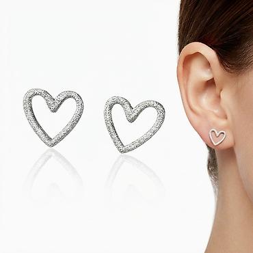 Серьги сөйкөлөр Г - сердечки - гвоздики✨ Эти изящные серьги в форме at lalafo.kg Серьги сөйкөлөр Г - сердечки - гвоздики✨ Эти изящные серьги в форме
