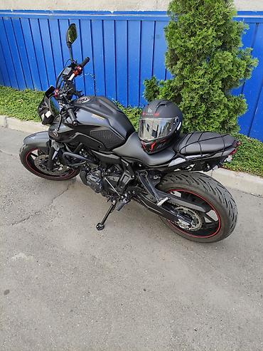 мт 03: Yamaha MT-07, матовый черный нейкед - Двигатель: 2‑цилиндровый — 2
