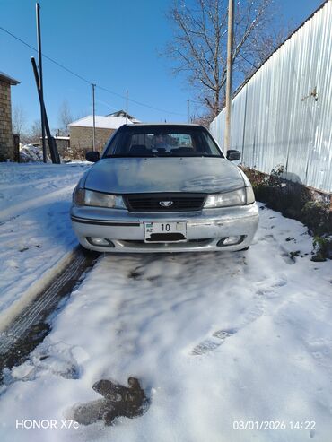Daewoo: Daewoo Nexia sedan - Kuzov: 4 qapılı sedan, gümüşü rəng - Mühərrik — 1