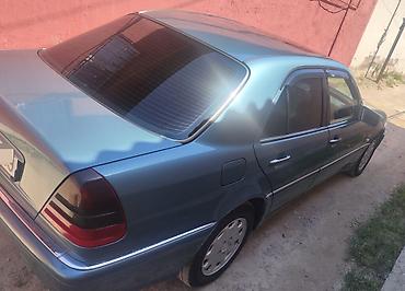 bmw m3 e92: Mercedes-Benz C-Class: 1.8 l | 1997 il Sedan — 4