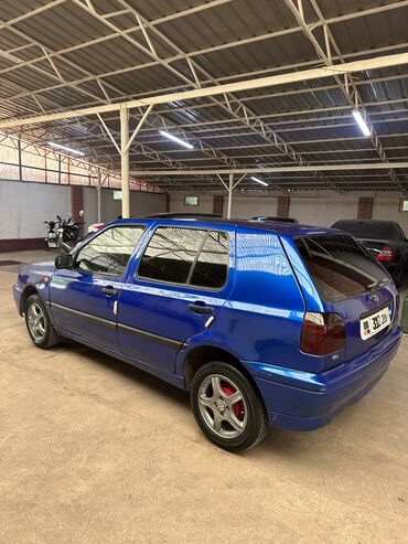 продаю исузу: Volkswagen Golf: 1996 г., 1.6 л, Механика, Бензин, Хэтчбэк